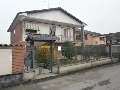 casa indipendente in vendita a Mortara