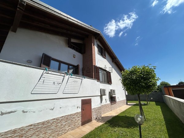 casa indipendente in vendita a Mortara