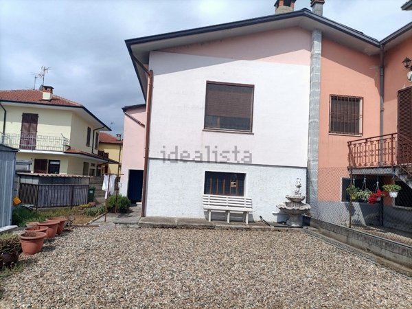 casa indipendente in vendita a Mortara