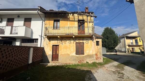 appartamento in vendita a Mortara in zona Cattanea