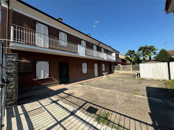 casa indipendente in vendita a Mortara