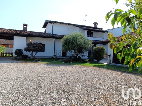 casa indipendente in vendita a Mortara