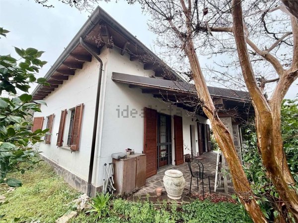 casa indipendente in vendita a Mortara