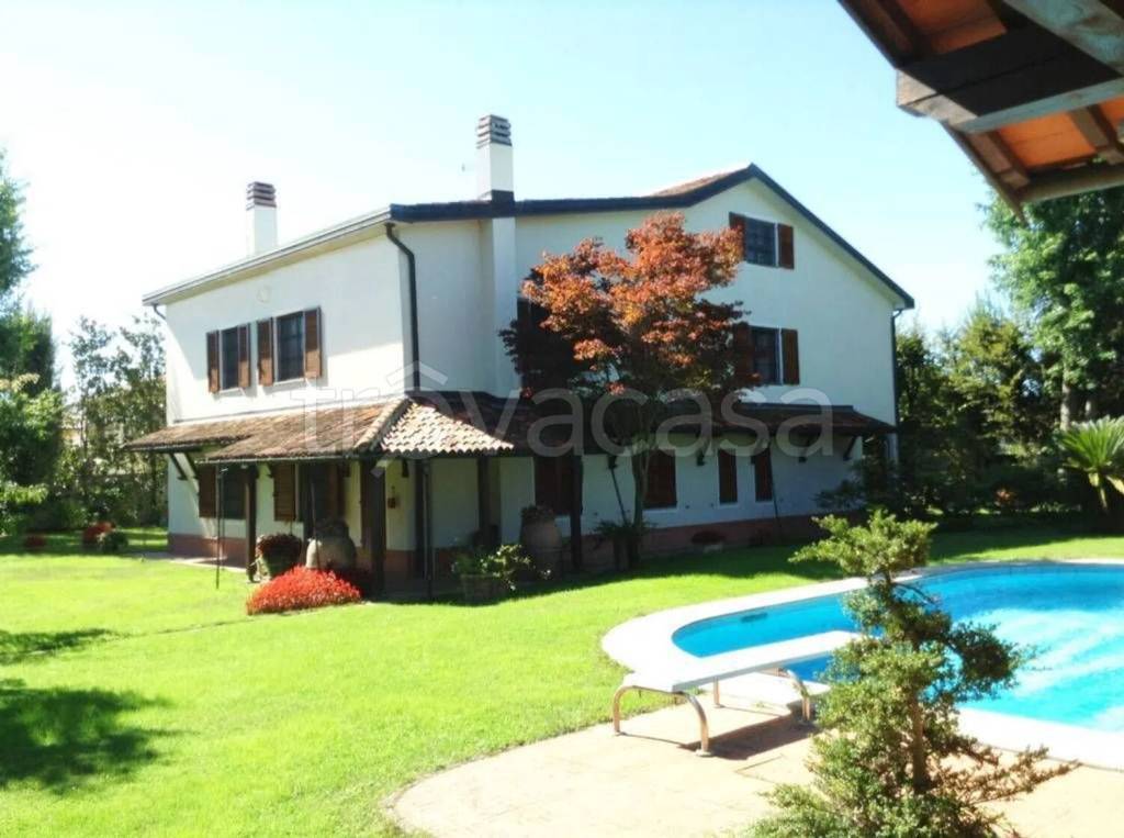 casa indipendente in vendita a Mortara