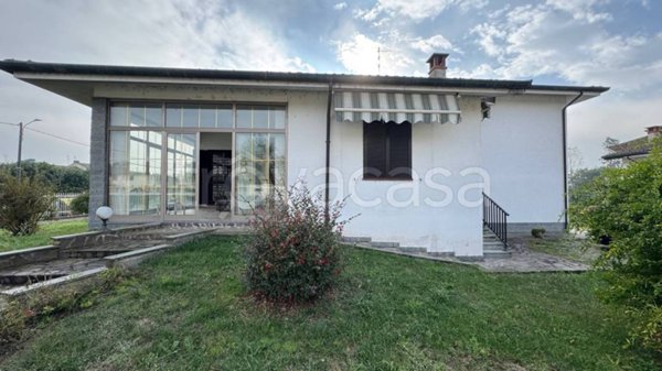casa indipendente in vendita a Mortara