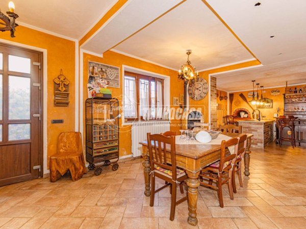 casa indipendente in vendita a Mortara