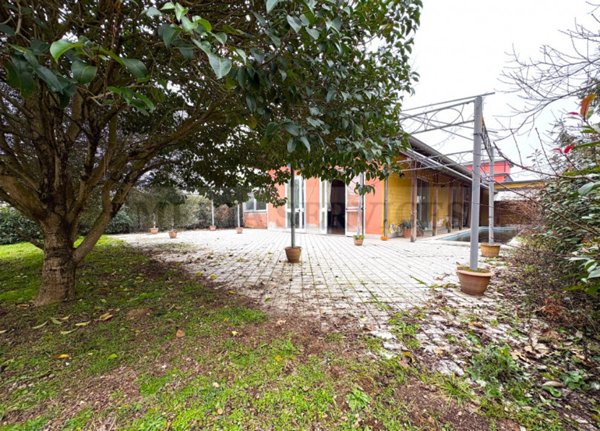 casa indipendente in vendita a Mortara