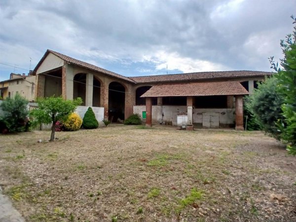 casa indipendente in vendita a Mortara