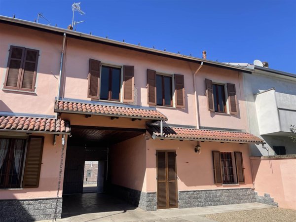 casa indipendente in vendita a Mortara