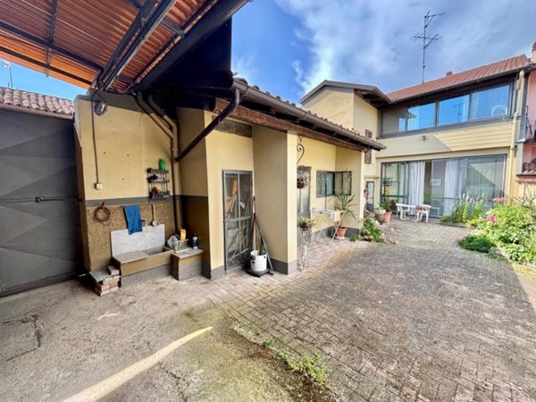 casa indipendente in vendita a Mortara