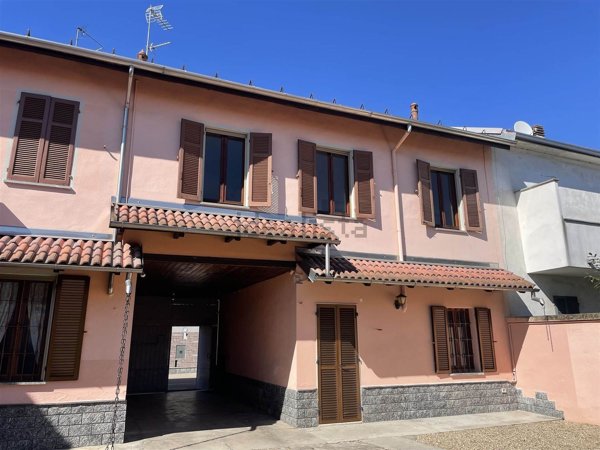 casa indipendente in vendita a Mortara