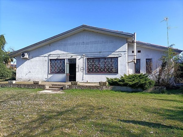 casa indipendente in vendita a Mortara