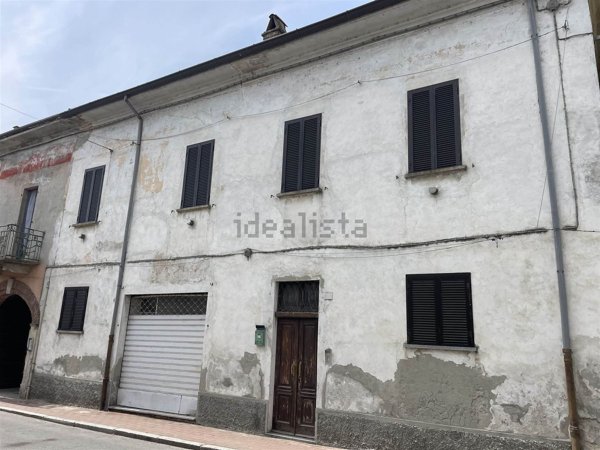 esavano in vendita a Mortara