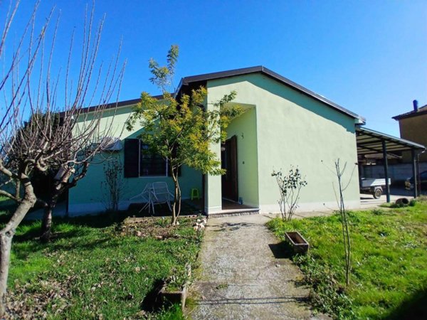 casa indipendente in vendita a Mortara