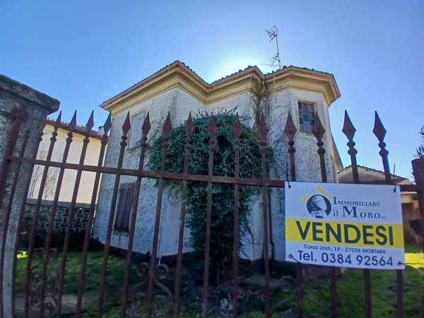 casa indipendente in vendita a Mortara