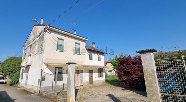 pentavano in vendita a Mortara