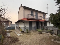 casa indipendente in vendita a Mortara