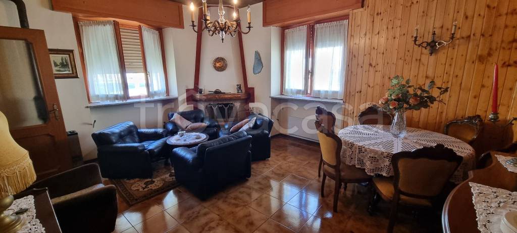 casa indipendente in vendita a Mortara