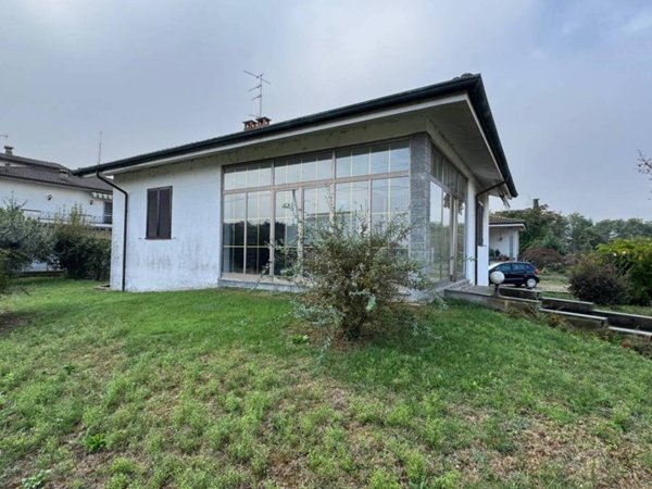 casa indipendente in vendita a Mortara