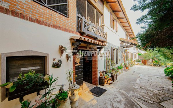 casa indipendente in vendita a Mortara