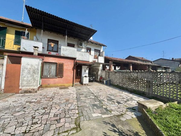 casa indipendente in vendita a Mortara