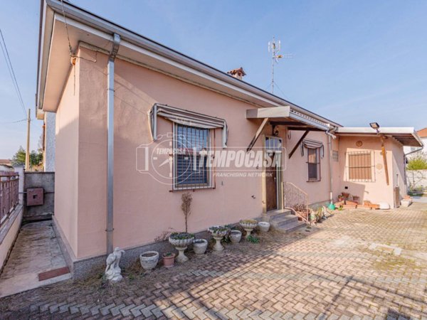 casa indipendente in vendita a Mortara