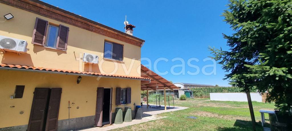 casa indipendente in vendita a Mortara