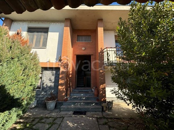casa indipendente in vendita a Mortara