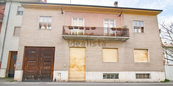 casa indipendente in vendita a Mortara