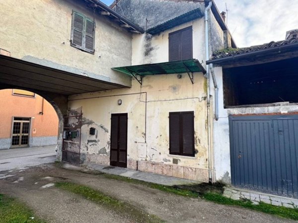 casa indipendente in vendita a Mortara