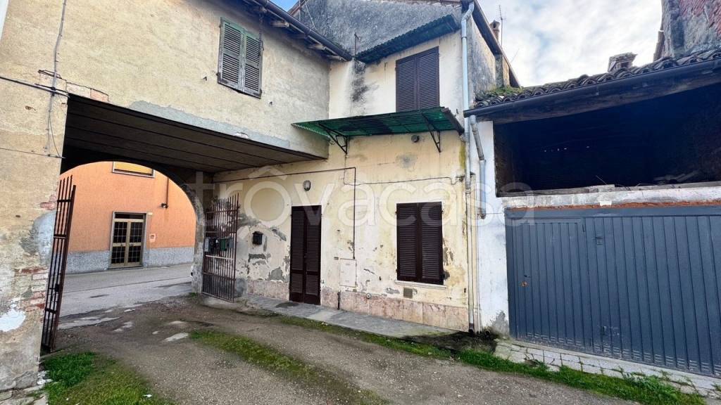 casa indipendente in vendita a Mortara