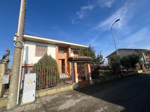casa indipendente in vendita a Mortara