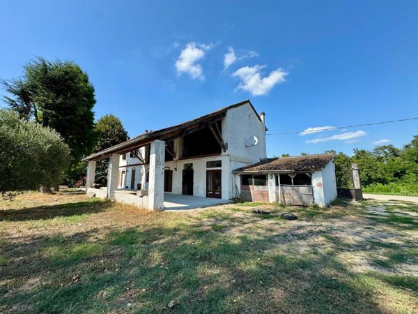 casa indipendente in vendita a Mortara