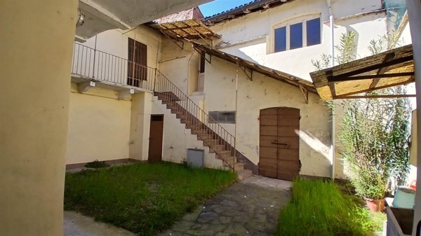 casa indipendente in vendita a Mortara