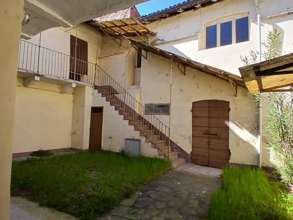 casa indipendente in vendita a Mortara