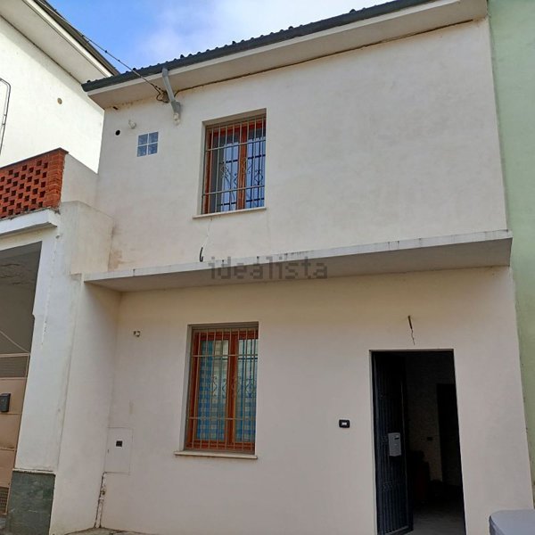 casa indipendente in vendita a Mortara