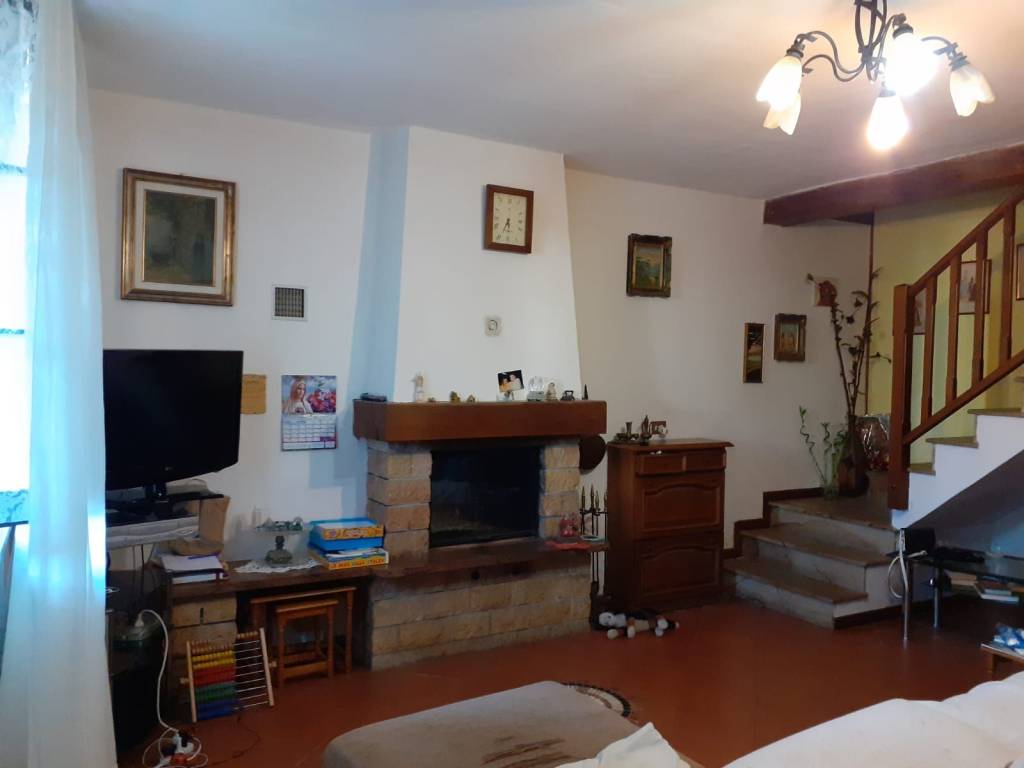 casa indipendente in vendita a Mortara