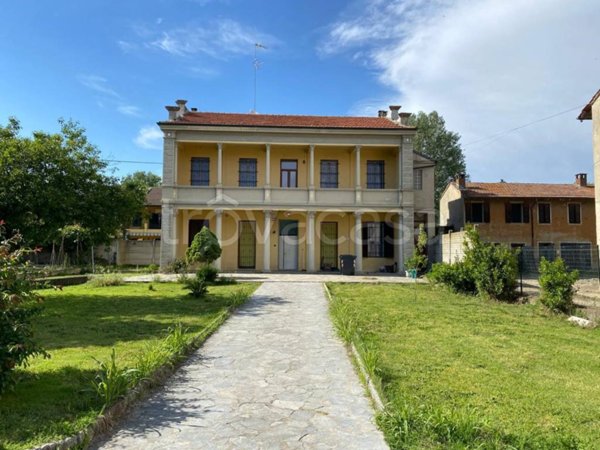 casa indipendente in vendita a Mortara