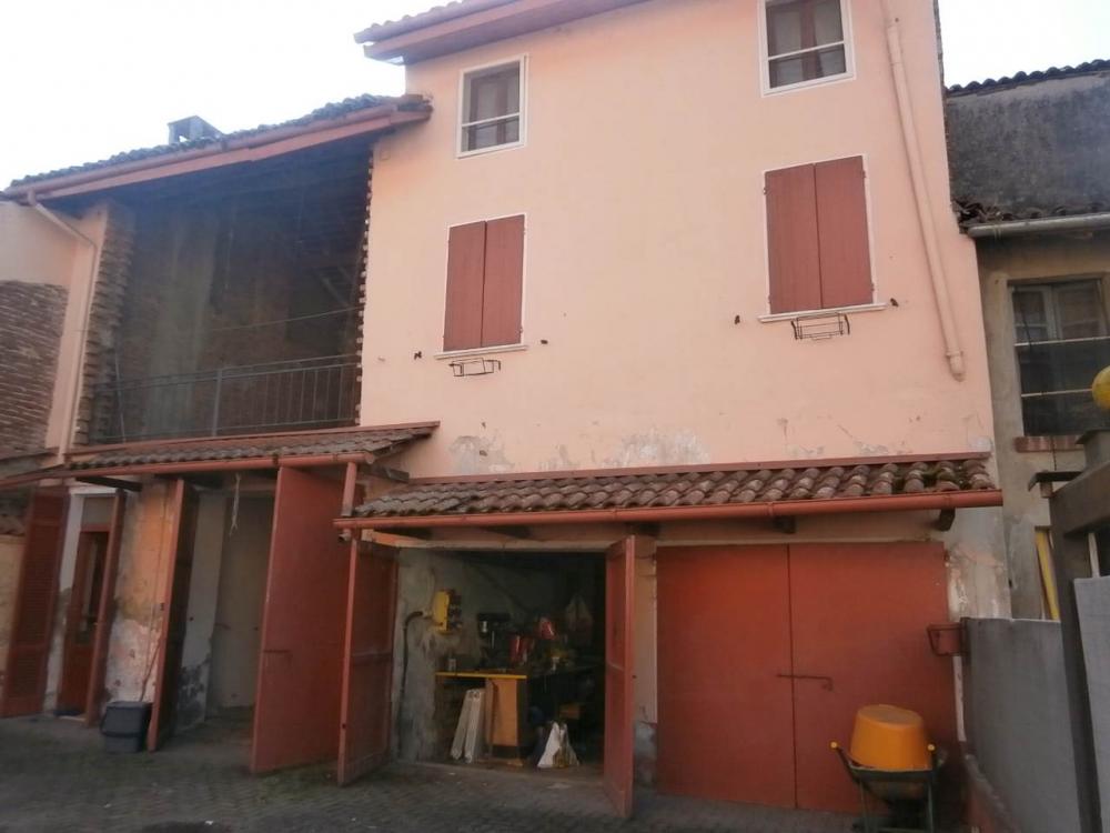 casa indipendente in vendita a Mortara