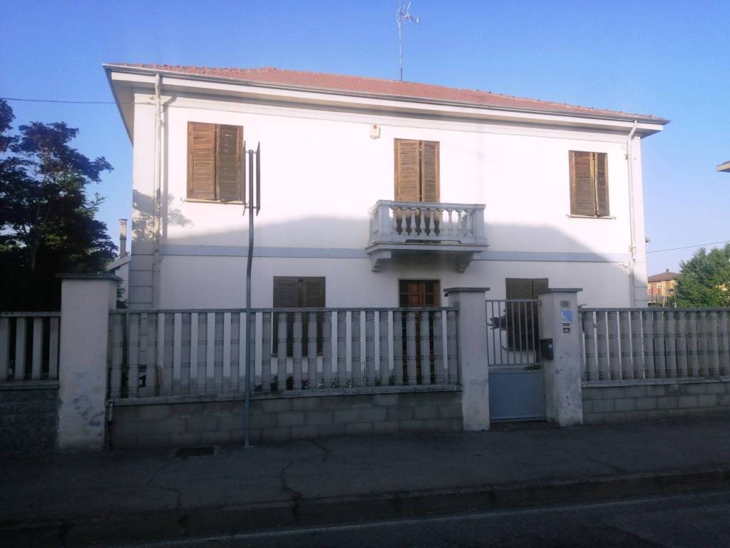 casa indipendente in vendita a Mortara