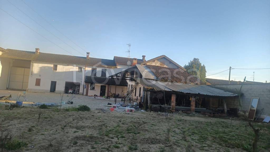 casa indipendente in vendita a Mortara