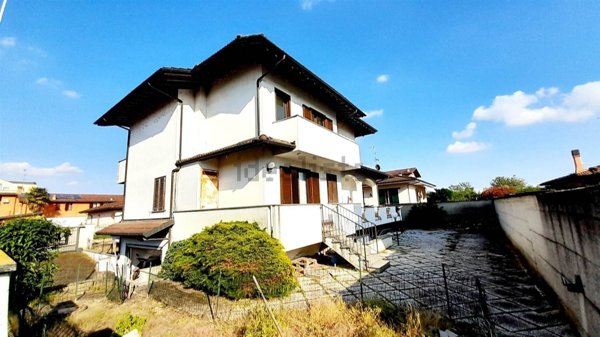 casa indipendente in vendita a Mortara