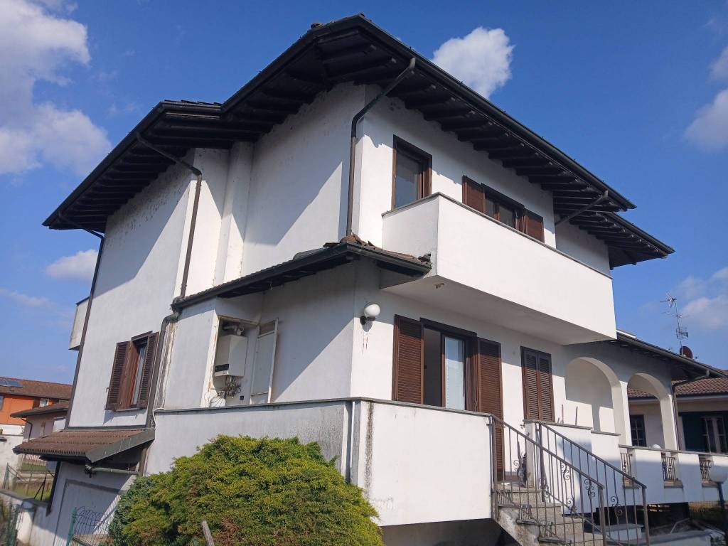 casa indipendente in vendita a Mortara