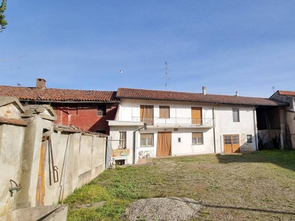 casa indipendente in vendita a Mortara