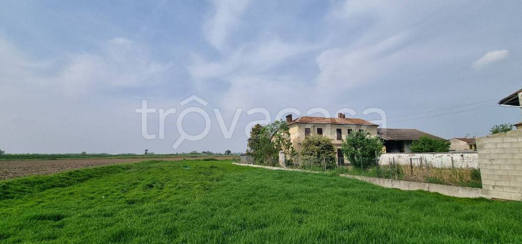 casa indipendente in vendita a Mortara