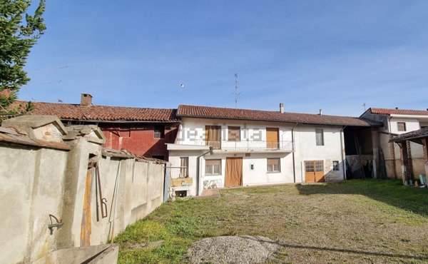 casa indipendente in vendita a Mortara