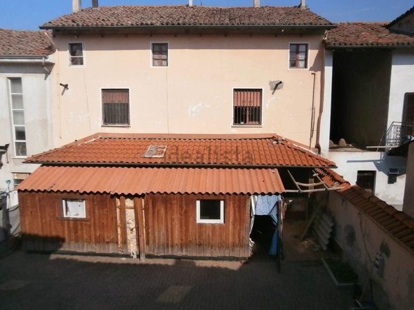 casa indipendente in vendita a Mortara