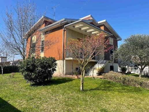 casa indipendente in vendita a Mortara