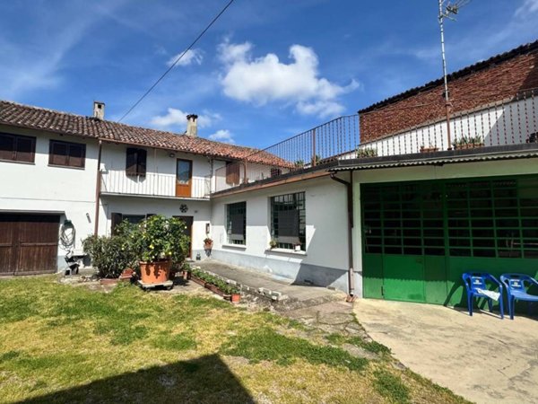 casa indipendente in vendita a Mortara