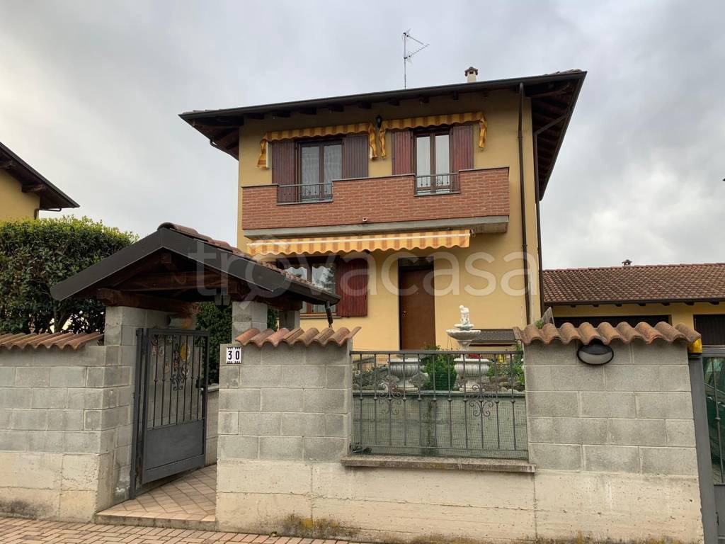 casa indipendente in vendita a Mortara